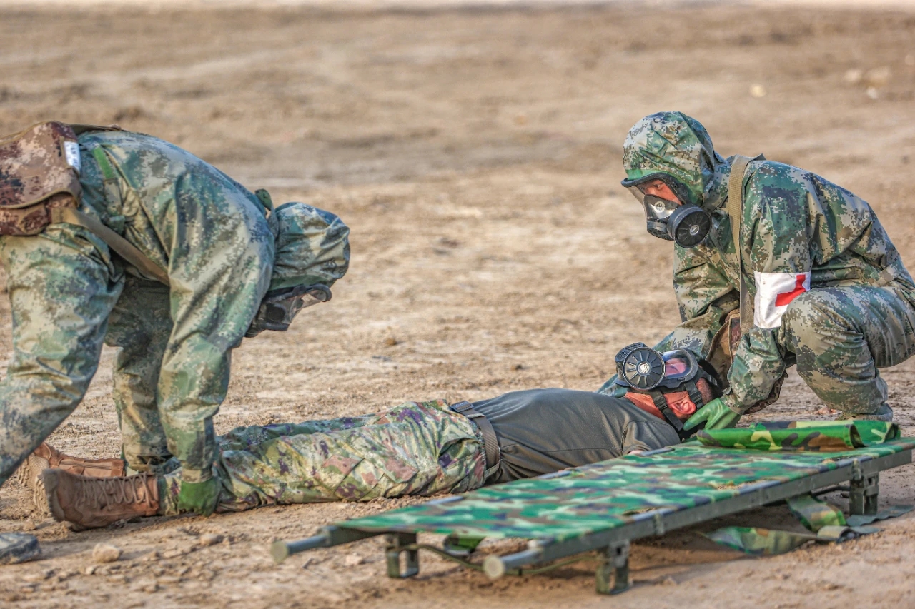 包含关键战役现身多点开花，攻防战火不断的词条