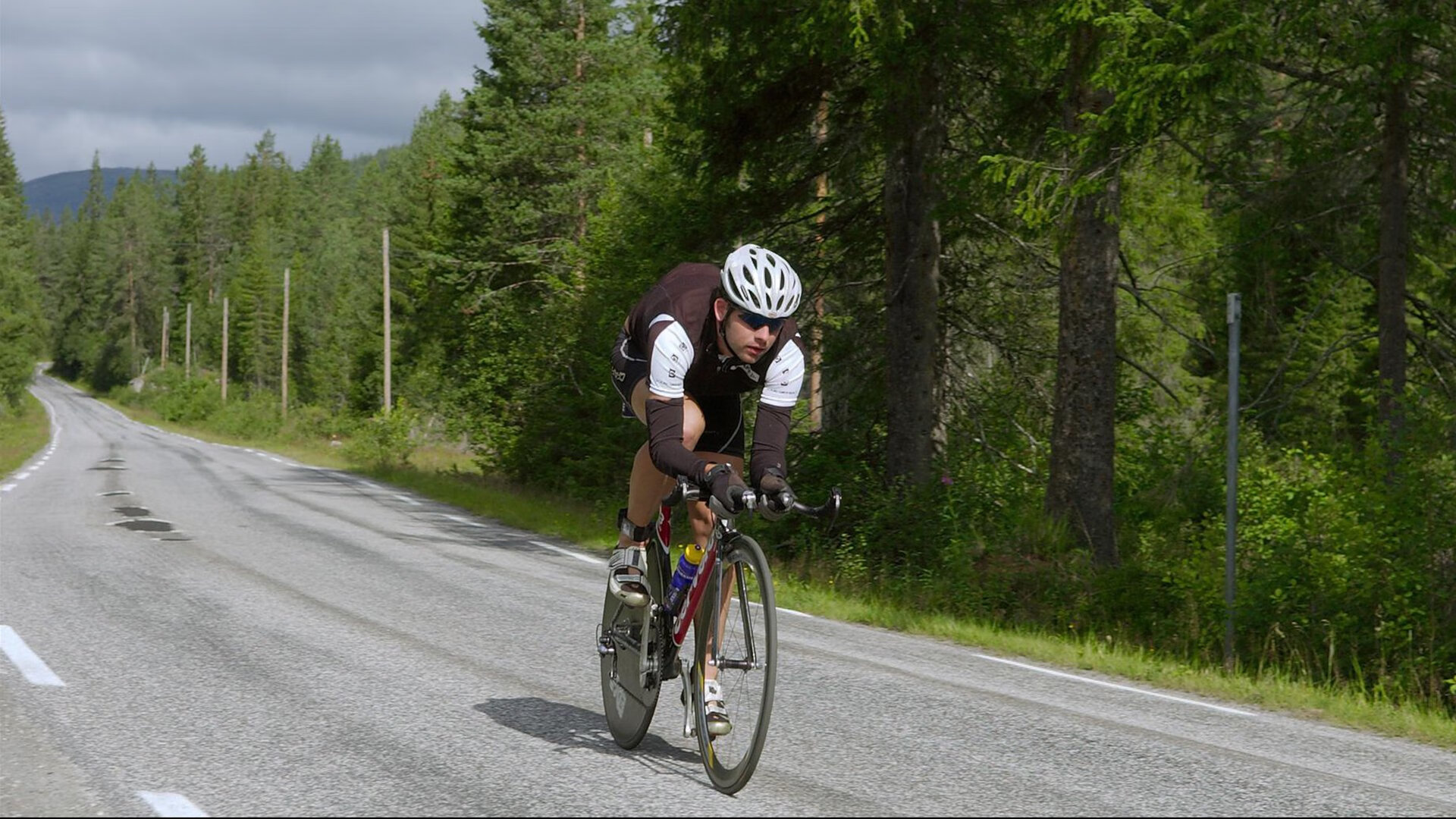 穆勒关键一击定乾坤，哥伦比亚提前终结悬念土耳其