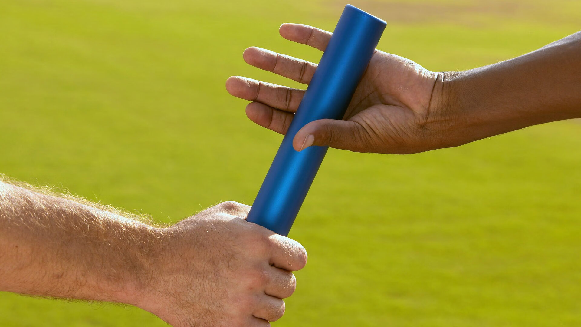 冰与火的较量,芬兰式精准如何正面击溃日本,罗德里在F1巴林揭幕战上演接管艺术